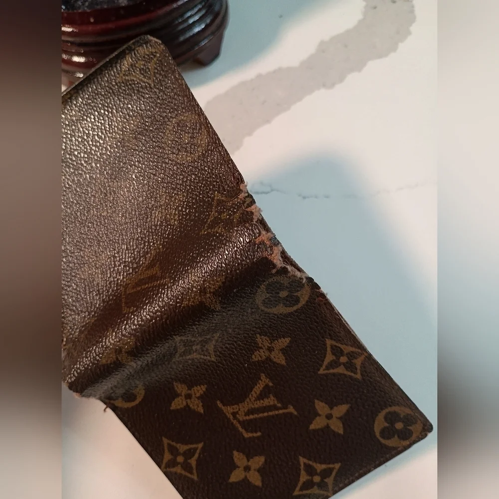 Authentic LOUIS VUITTON Monogram Canvas Leather Marco Bifold Wallet
